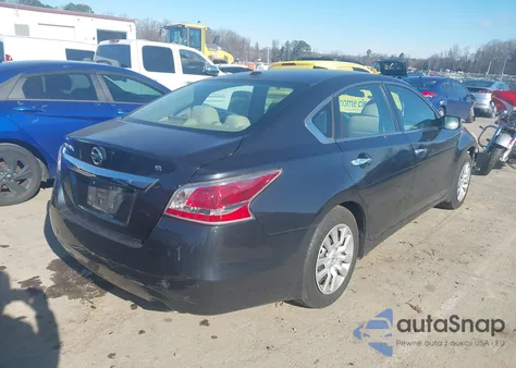 2015 Nissan Altima 2.5 S z USA, uszkodzony, nr VIN 1N4AL3AP1FC452982